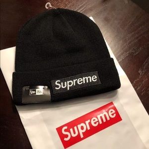 Brand new black Supreme beanie